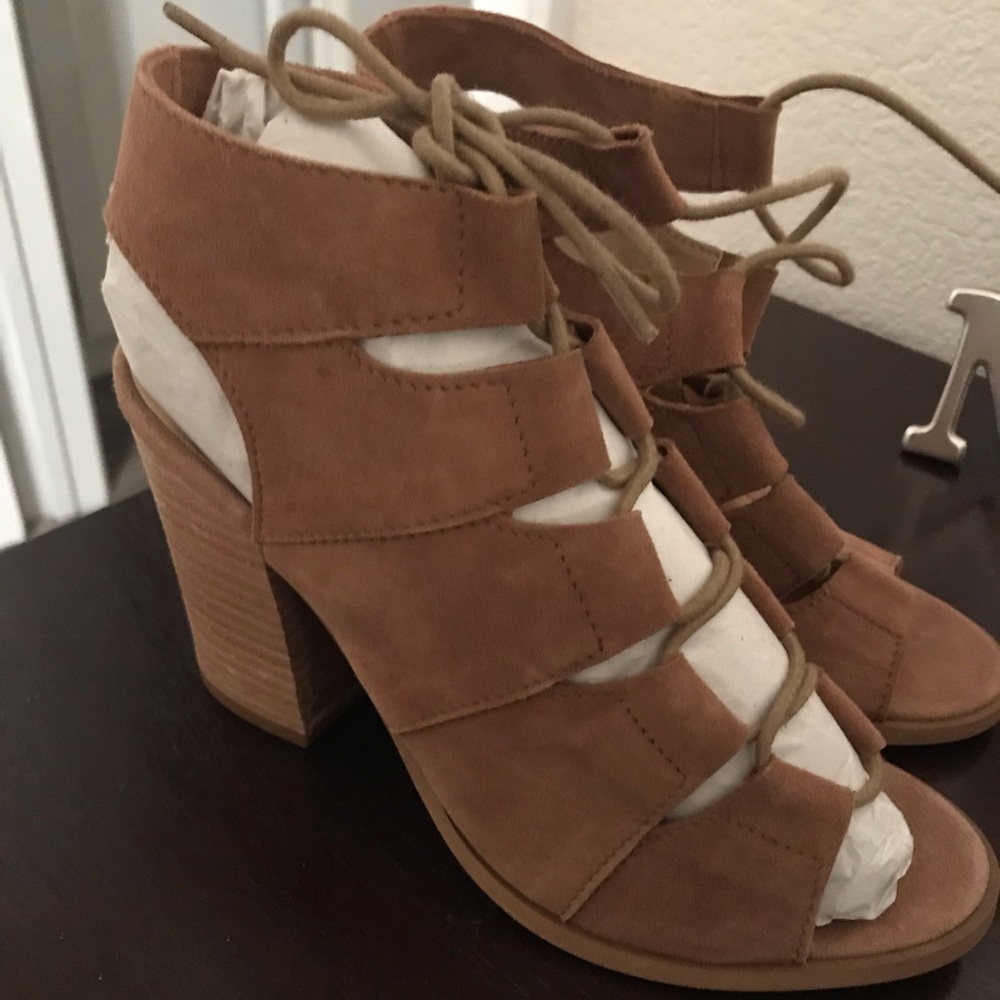 Diba chunky heel
